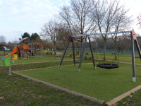 Aire de Jeux devant lécole 1