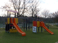 Aire de Jeux devant lécole 2